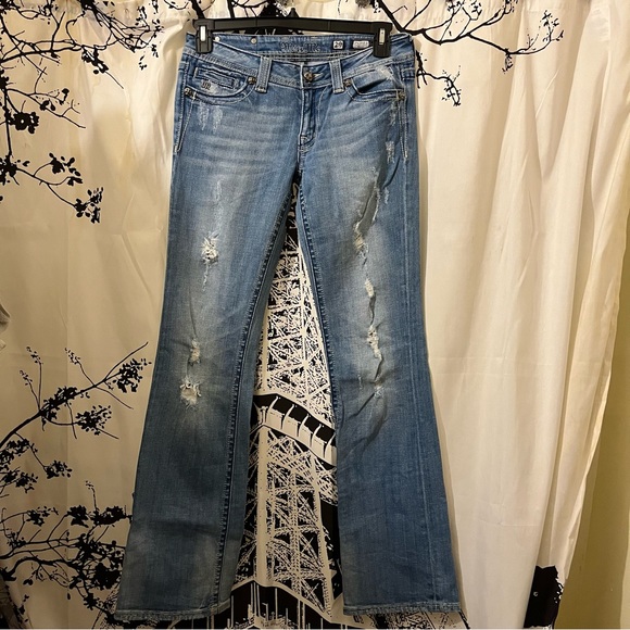 Miss Me Bootcut Jeans Distressed Embroidered Light Wash Western Size 29 - Picture 1 of 13